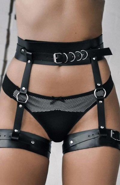 Bel Ve Bacaklarda Kalın Deri İle Yapılmış Harness 700847