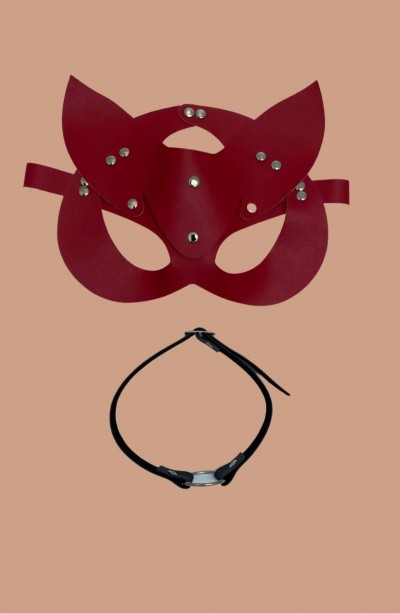 Kırmızı Maske Ve Siyah Boyun Aksesuarı 800243